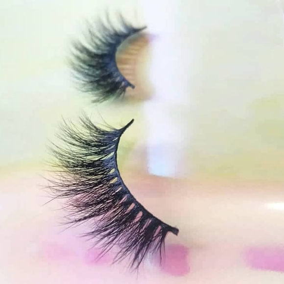 Mink "Kinky" Lash Bundle - Picture 3 of 15